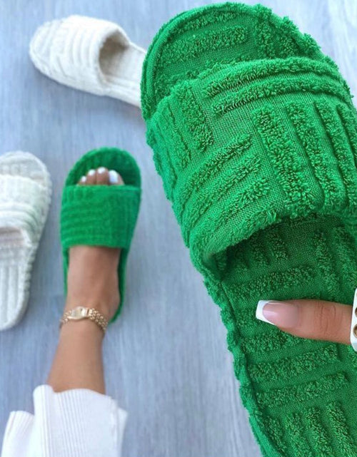 Load image into Gallery viewer, Flat Furry Slippers Women Thick Sole Outdoor Beach Slides
